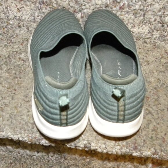 Women Size 8 - Green Slip-Ons by Skechers - Picture 3 of 4